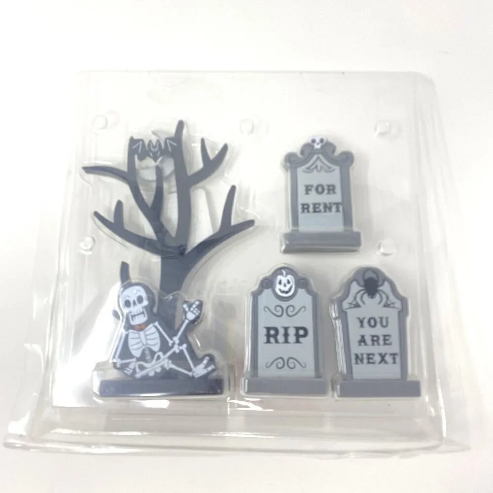 Target Hyde & Eek Mini Wood Mantle Decor 4pc Bat Skeleton Tree Headstones Grave